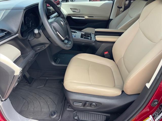 2023 Toyota Sienna XLE 8-Passenger