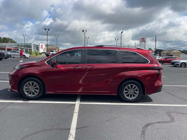 2023 Toyota Sienna XLE 8-Passenger