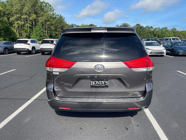 2014 Toyota Sienna L 7 Passenger