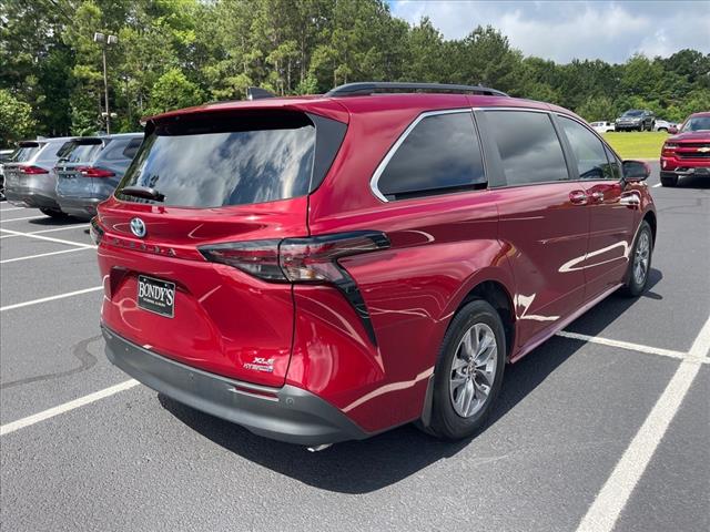 2023 Toyota Sienna XLE 8-Passenger