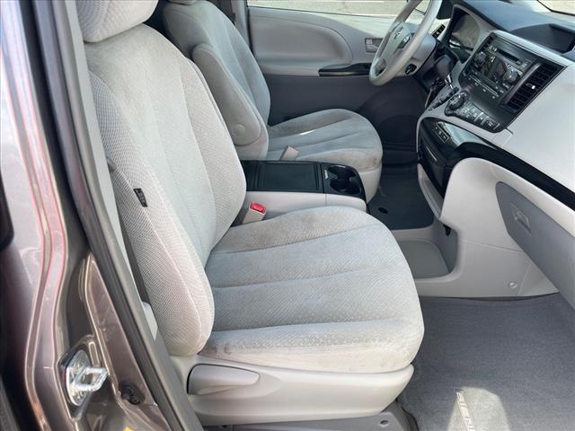 2014 Toyota Sienna L 7 Passenger