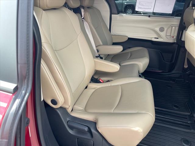 2023 Toyota Sienna XLE 8-Passenger