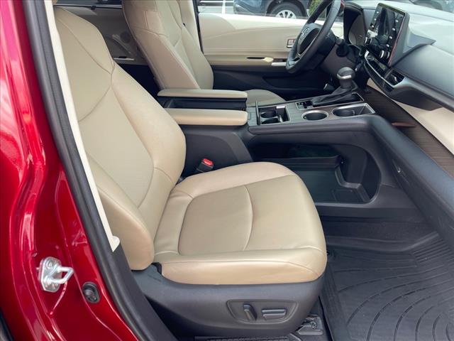 2023 Toyota Sienna XLE 8-Passenger