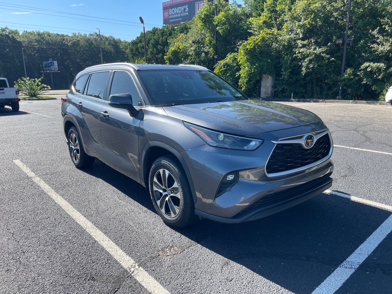 2023 Toyota Highlander XLE FWD