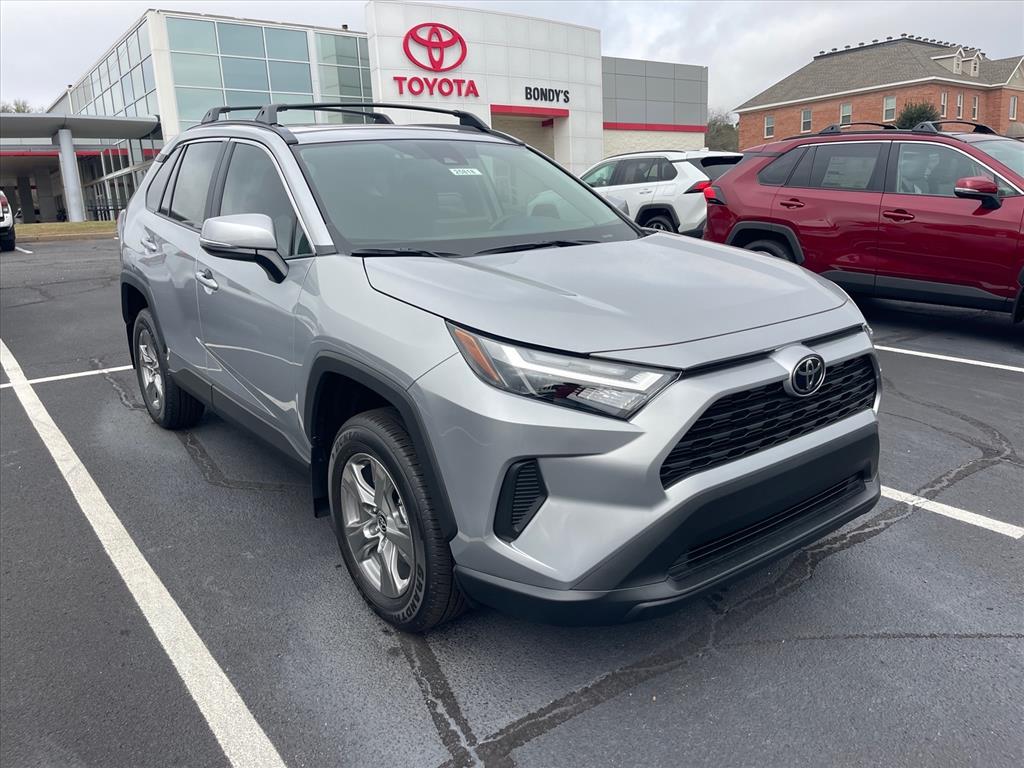 2025 Toyota RAV4 XLE FWD