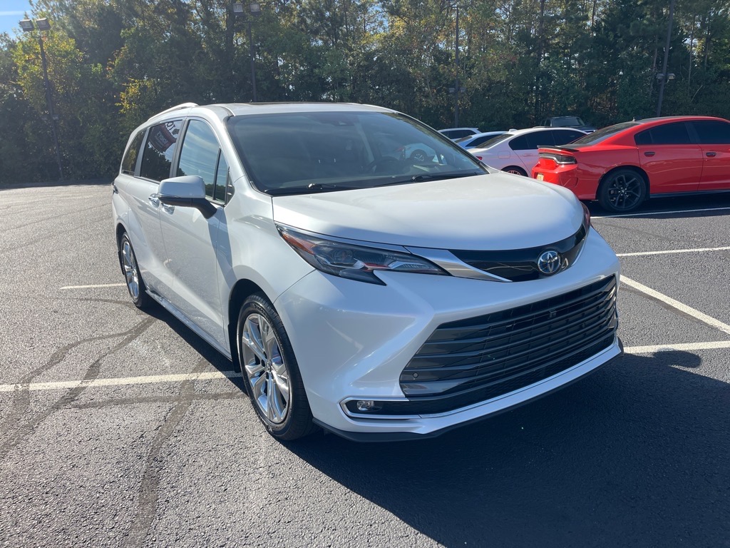 2024 Toyota Sienna Platinum 7-Passenger