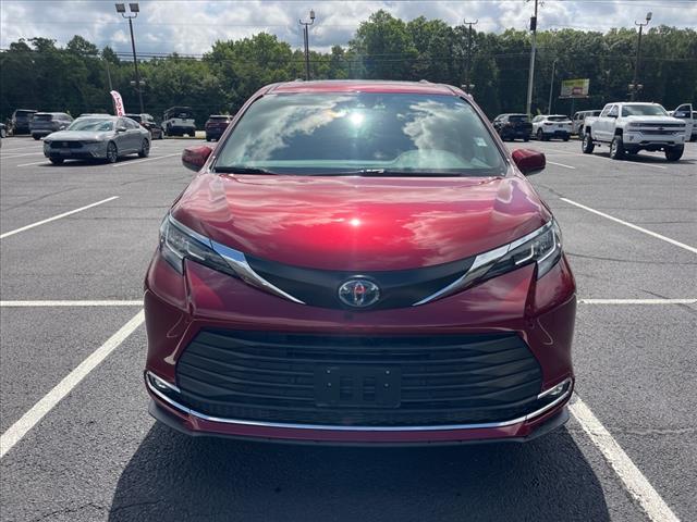 2023 Toyota Sienna XLE 8-Passenger