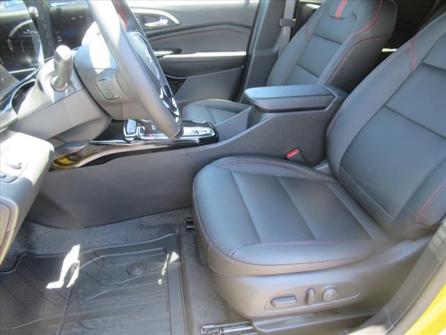 2025 Chevrolet Trax RS