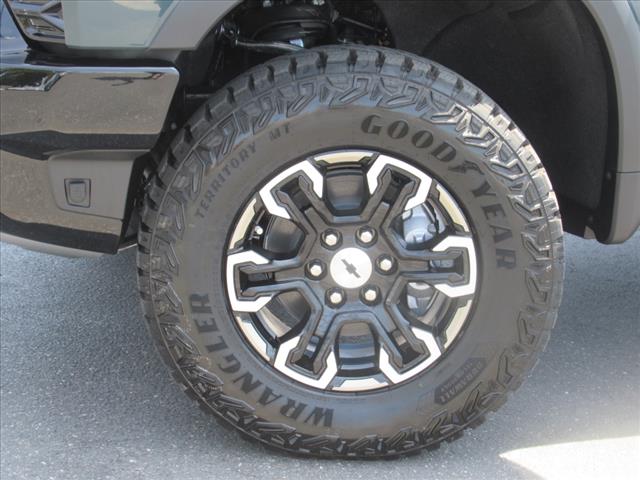 2025 Chevrolet Silverado 1500 ZR2