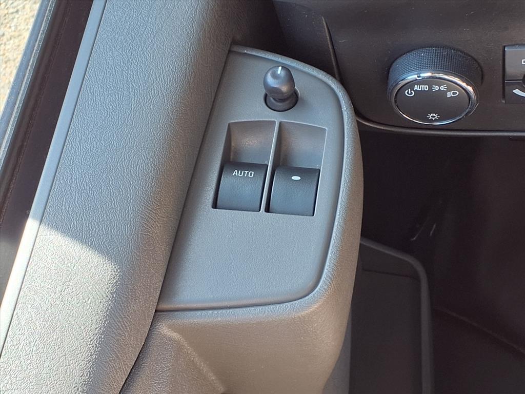 2023 GMC Savana Cargo Work Van - Photo 14