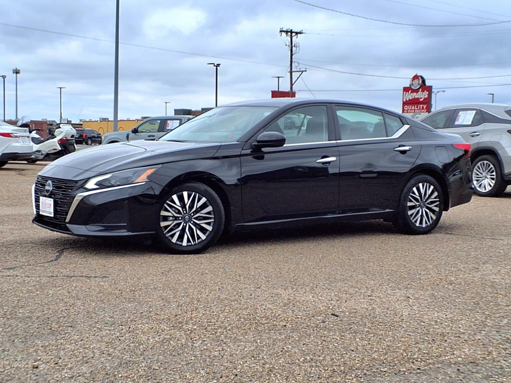2023 Nissan Altima 2.5 SV - main photo