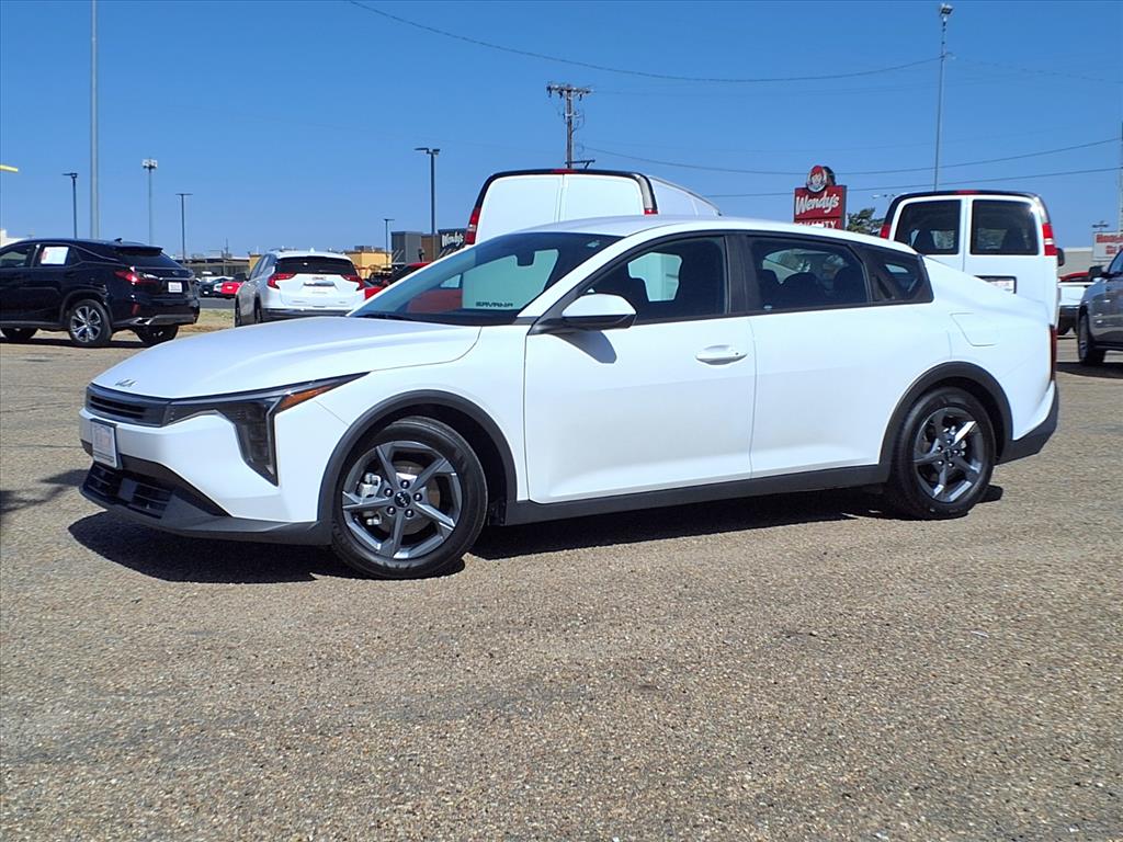 2025 Kia K4 LXS AT's photo