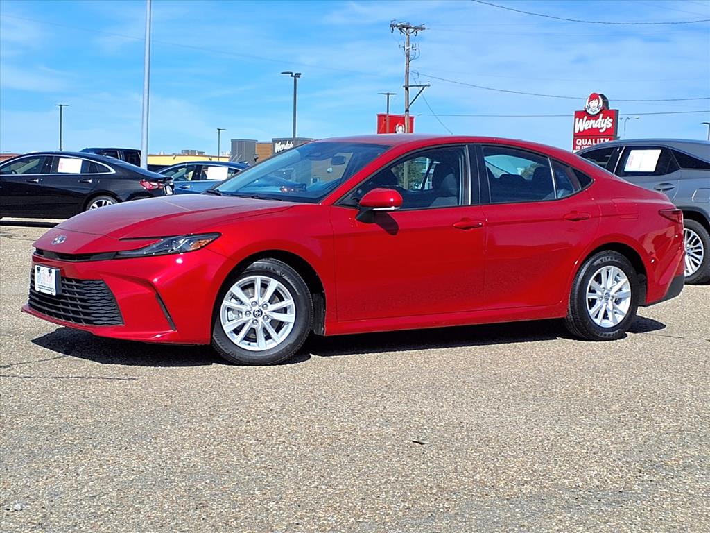 2025 Toyota Camry LE - main photo