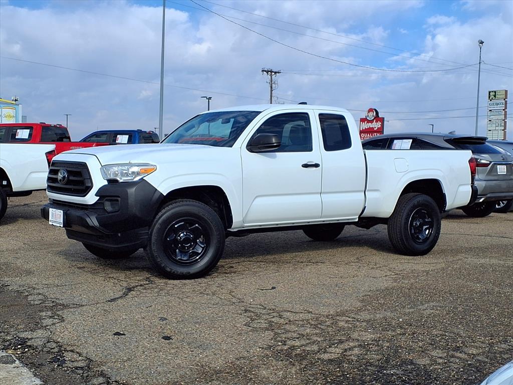 2020 Toyota Tacoma SR's photo