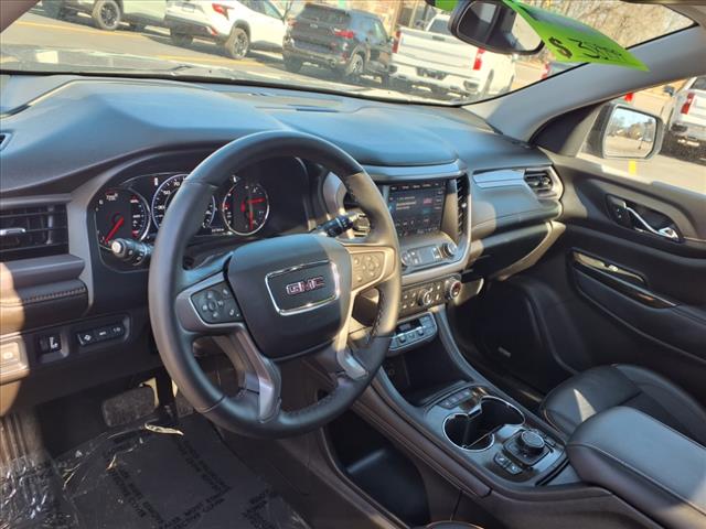 2023 GMC Acadia AT4