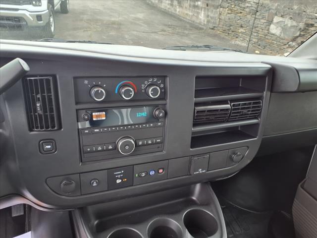 2025 Chevrolet Express 3500