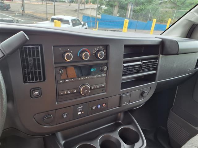 2025 Chevrolet Express 3500
