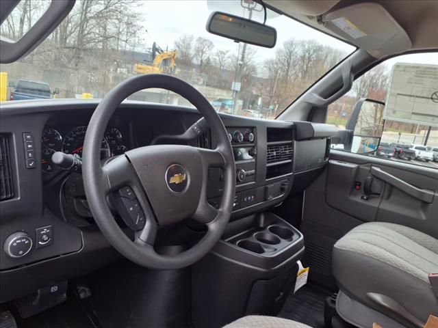 2025 Chevrolet Express 3500
