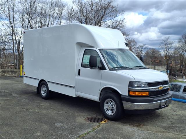 2025 Chevrolet Express 3500
