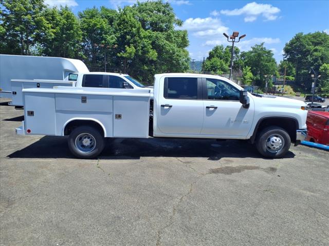 2025 Chevrolet Silverado 3500HD CC Work Truck