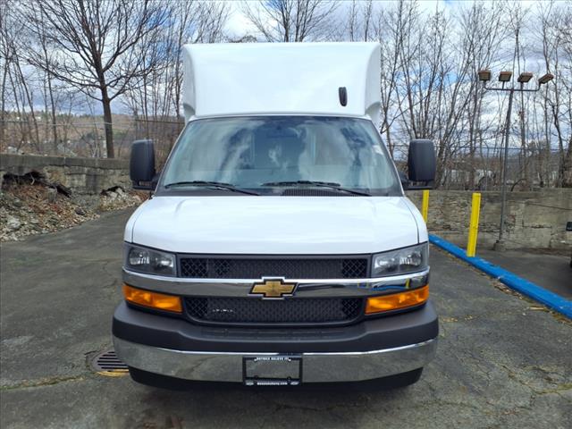 2025 Chevrolet Express 3500