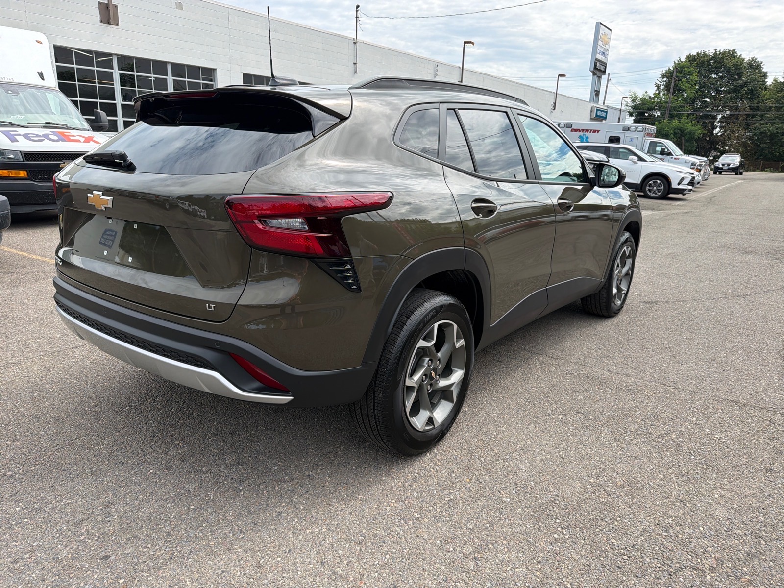 View vehicle photo 5