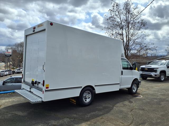 2025 Chevrolet Express 3500