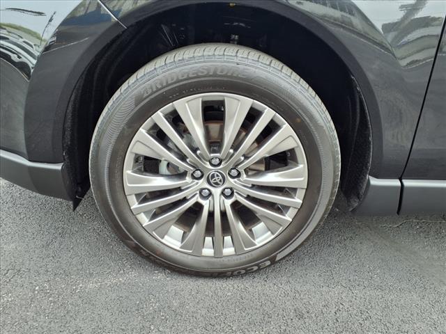 2022 Toyota Venza XLE