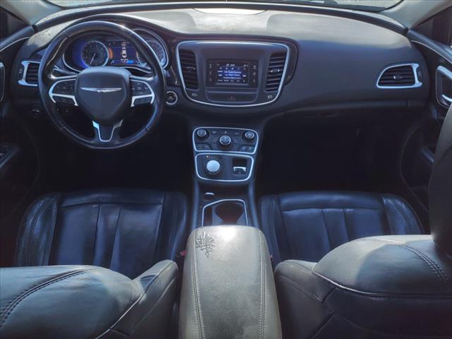 2015 Chrysler 200 C 10