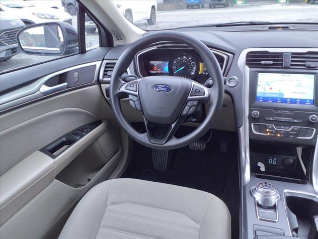 2020 Ford Fusion SE 10