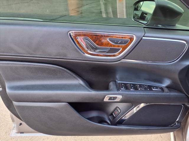 2018 Lincoln Continental Premiere