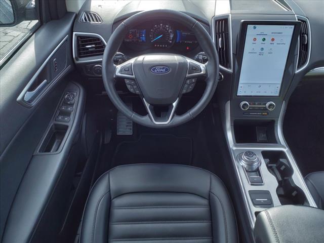 2022 Ford Edge SEL 12