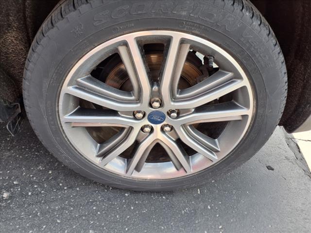 2022 Ford Edge Titanium