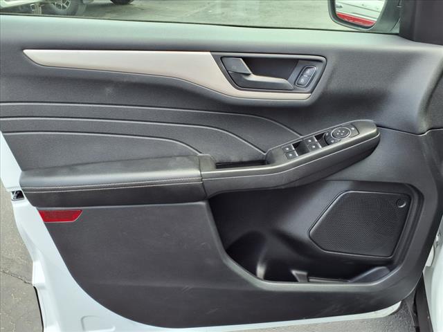 2022 Ford Escape Hybrid SE