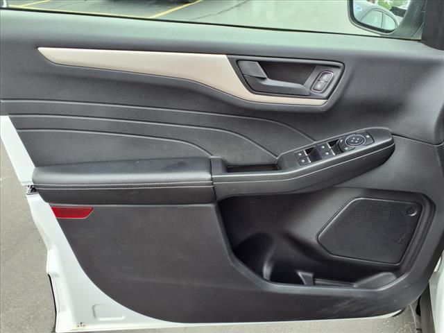 2022 Ford Escape Hybrid SE