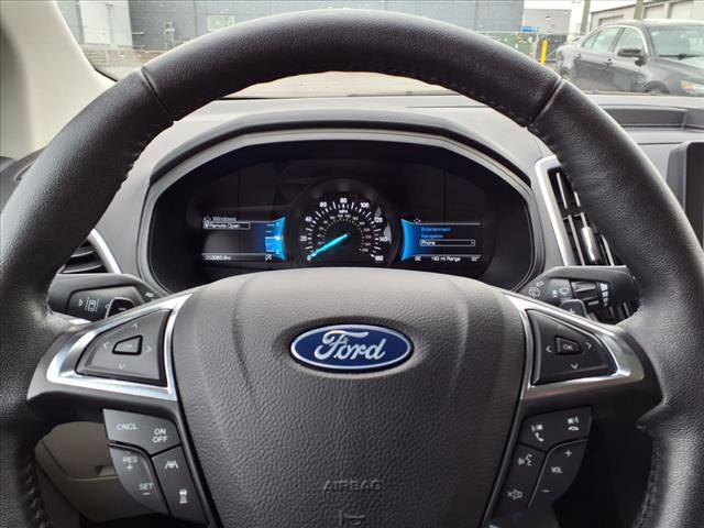 2022 Ford Edge Titanium 16