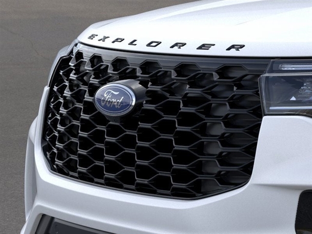 2025 Ford Explorer ST-Line 17