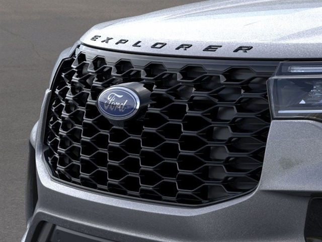 2025 Ford Explorer ST-Line 17