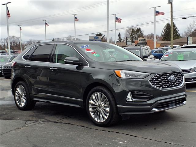 2022 Ford Edge Titanium 3