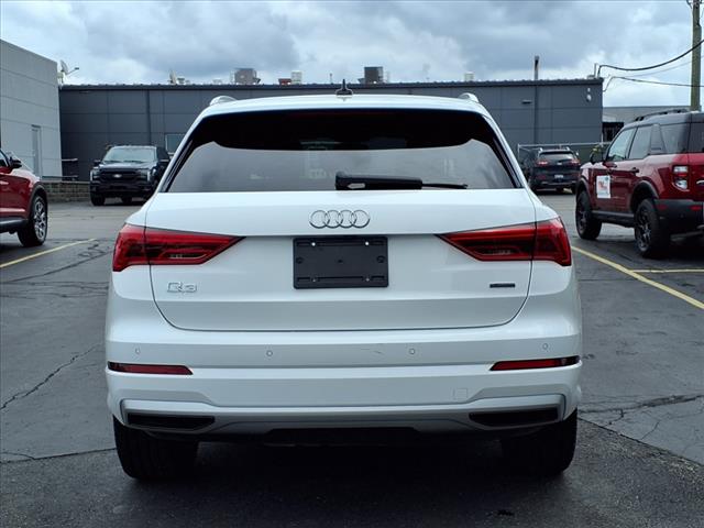2022 Audi Q3 quattro Premium 40 TFSI