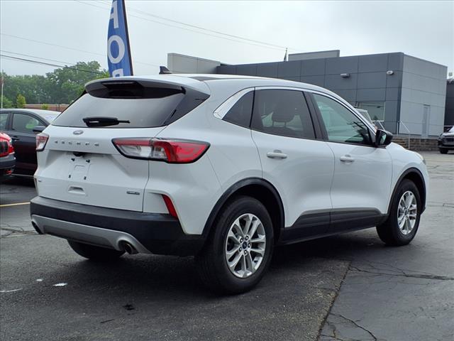 2022 Ford Escape Hybrid SE