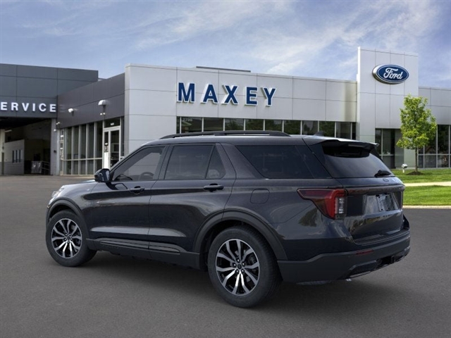 2025 Ford Explorer ST-Line 4