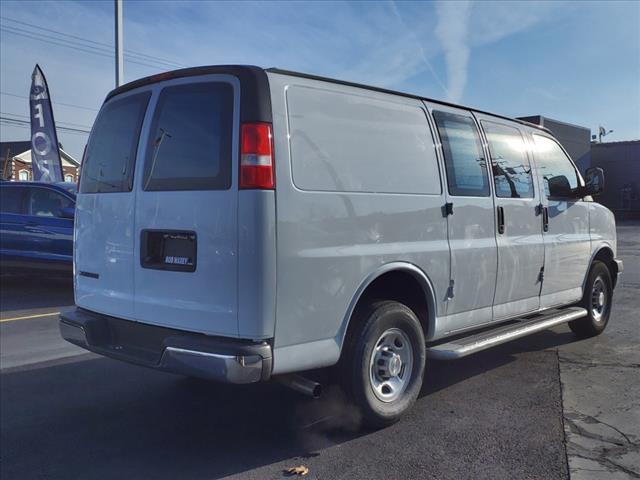 2022 Chevrolet Express 2500 4