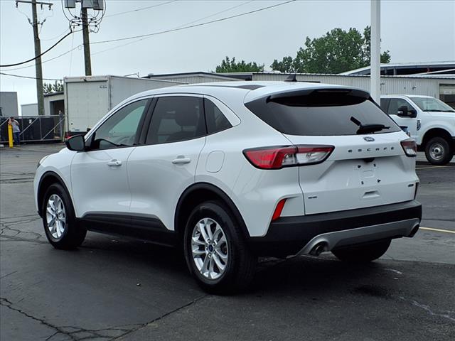 2022 Ford Escape Hybrid SE