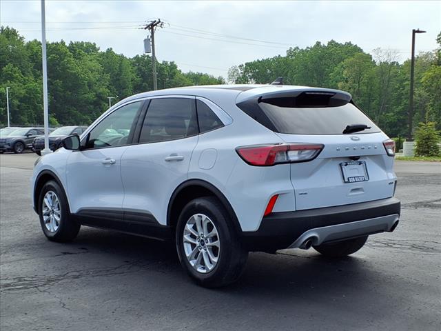 2022 Ford Escape Hybrid SE