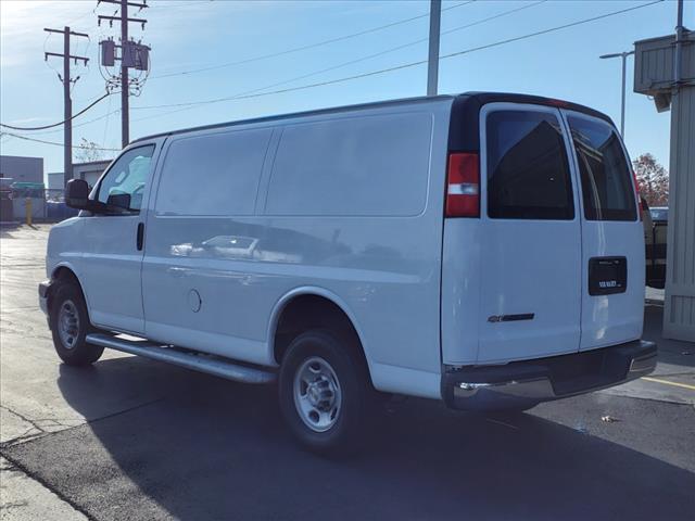 2022 Chevrolet Express 2500 7