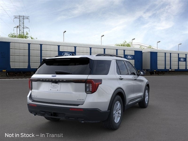 2025 Ford Explorer Active 8