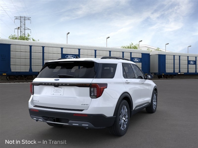 2025 Ford Explorer Active 8