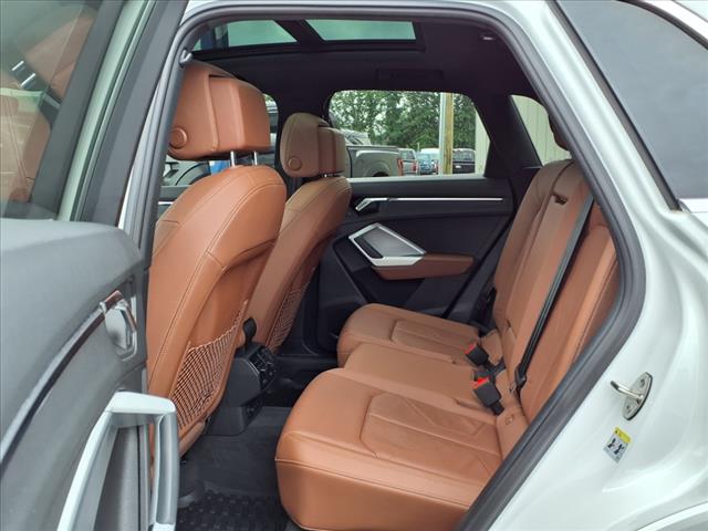 2022 Audi Q3 quattro Premium 40 TFSI