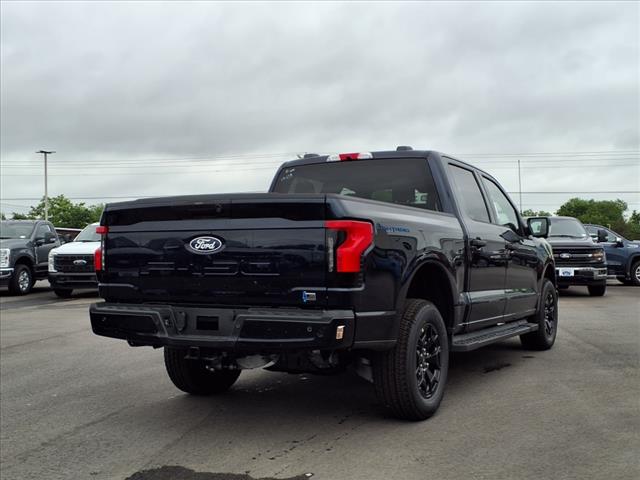 2025 Ford F-150 Lightning XLT - Photo 10